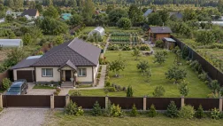 Прямоугольный участок 15 соток с домом, баней, садом и огородом