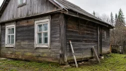С чего начать ремонт старого деревянного дома: порядок проверки до отделки